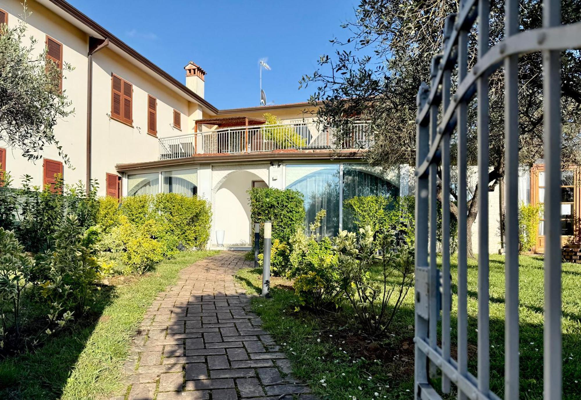 Abitatt Aparthotel Fosdinovo Exterior photo